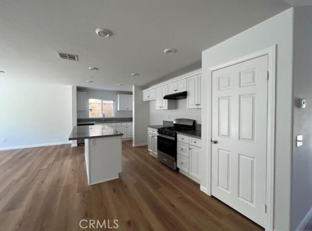 Building Photo - 5528 Soriano Wy