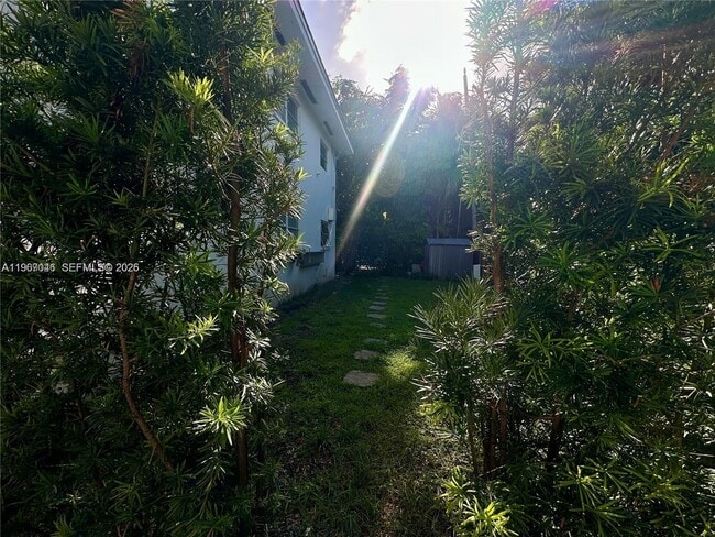 Building Photo - 1135 101st St