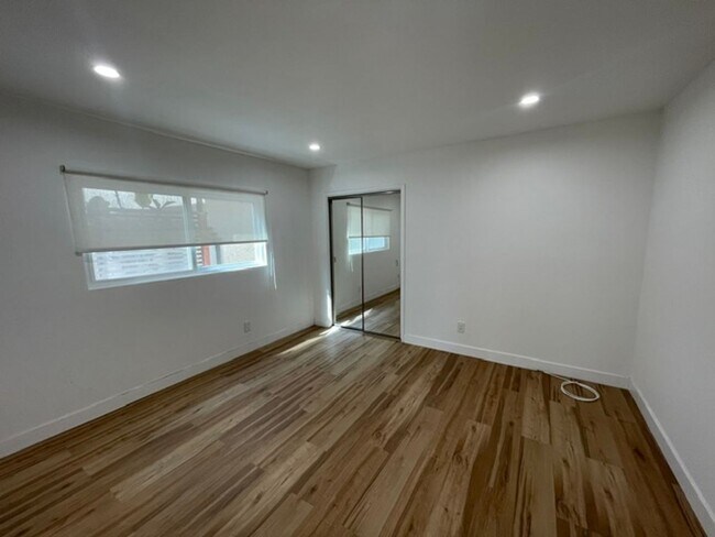 Building Photo - 2216 Highland Ave