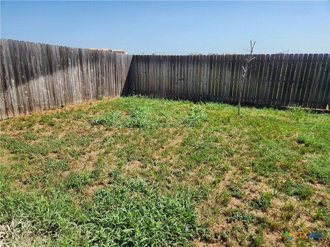 Building Photo - 1135 Creekside Orchard