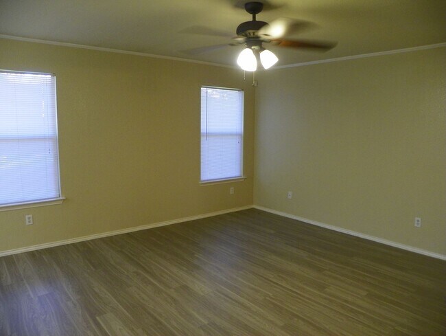 Building Photo - Welcome to this charming Centex home locat...