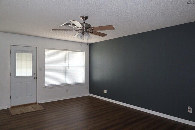Building Photo - 5223 Air Force Dr