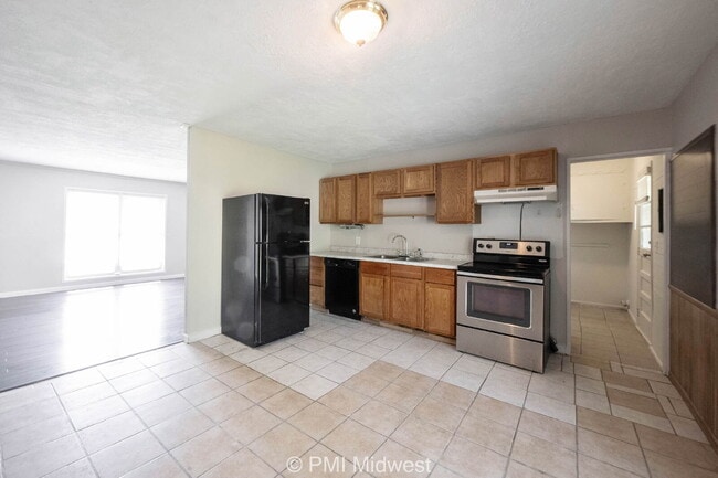 Building Photo - 3926 Malibu Dr