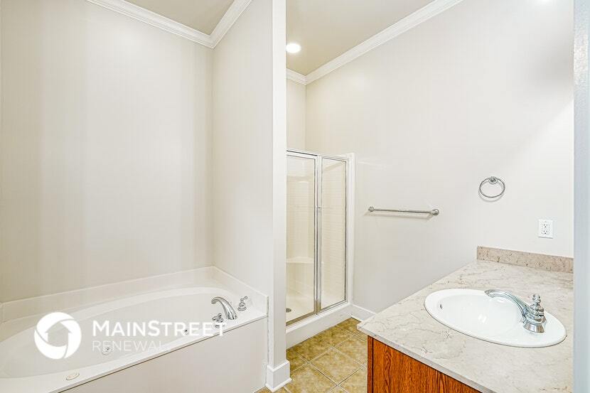 Building Photo - 4601 Nicholas Dr