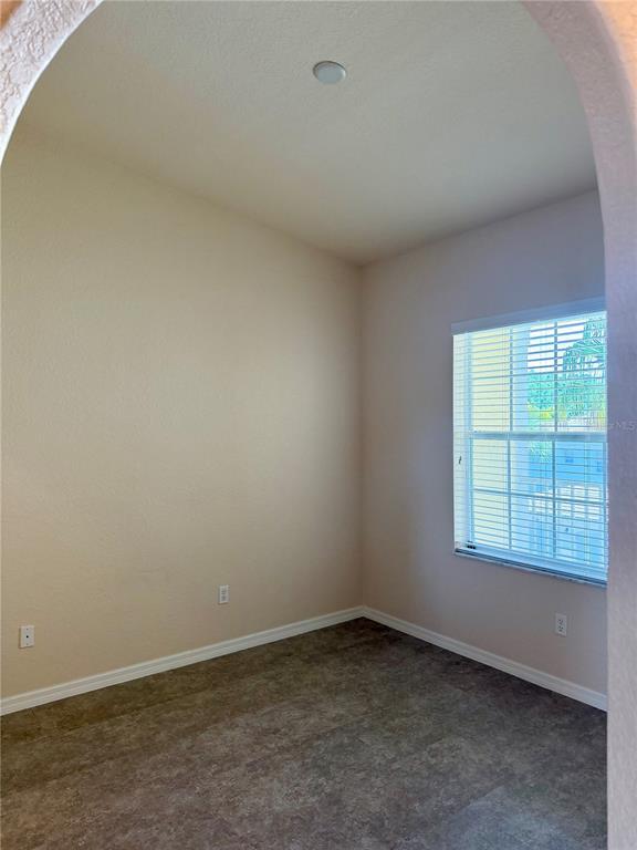 Building Photo - 600 Gardens Edge Dr