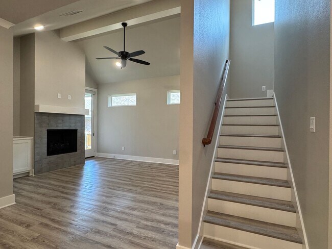 Building Photo - 7110 Alexander Dr