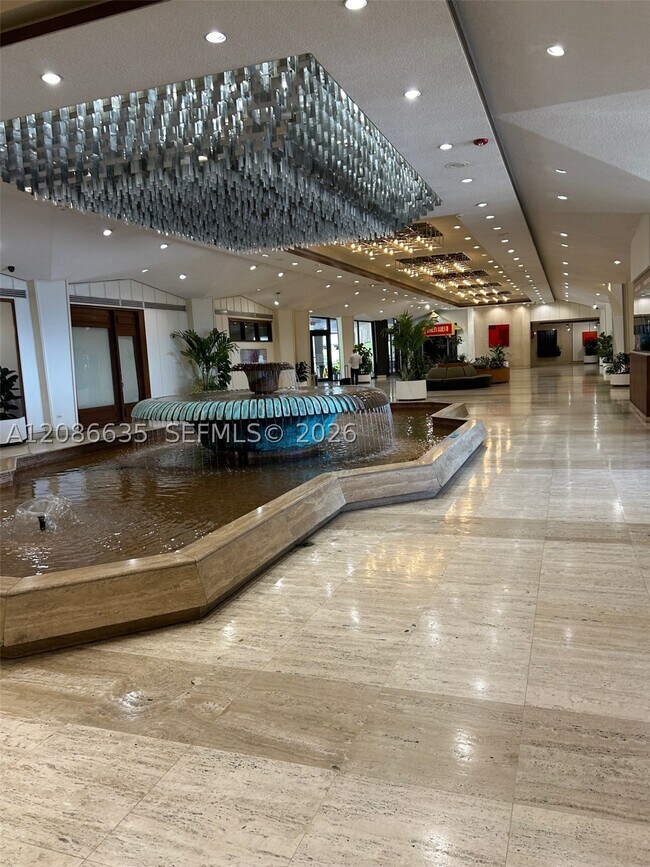 Building Photo - 905 Brickell Bay Dr