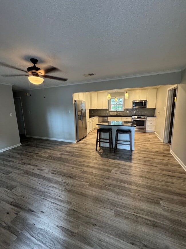 Building Photo - 2806 Hurricane Lake Rd