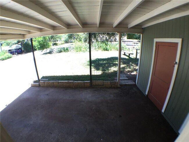 Building Photo - 2000 Schulle Ave