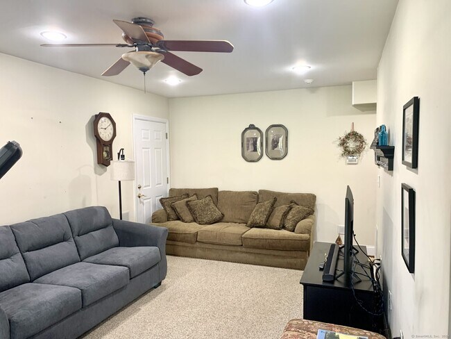 Building Photo - 5274 Main St