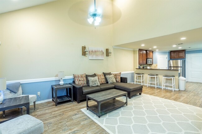 Building Photo - 731 Dominik Dr