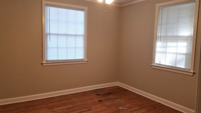 Building Photo - Duplex