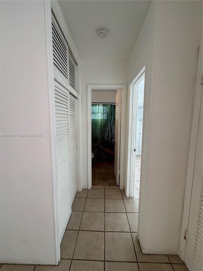 Building Photo - 921 Meridian Ave