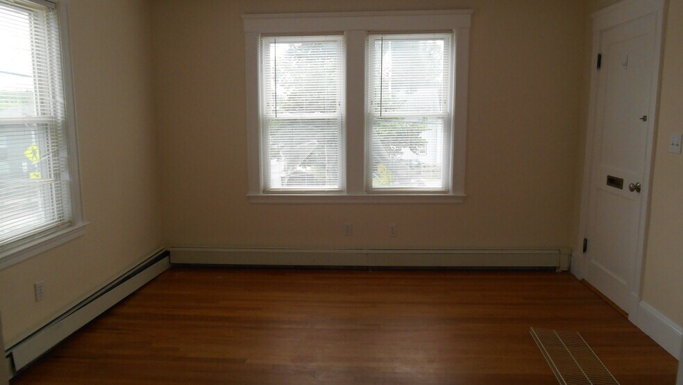 Building Photo - 104 Elson Rd