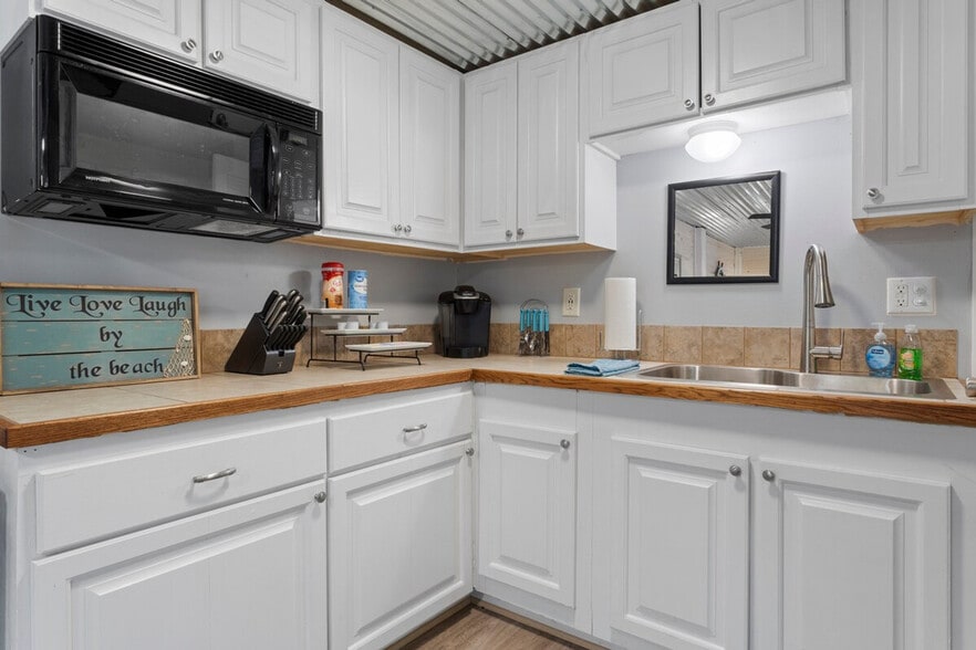 Building Photo - 312 Water St