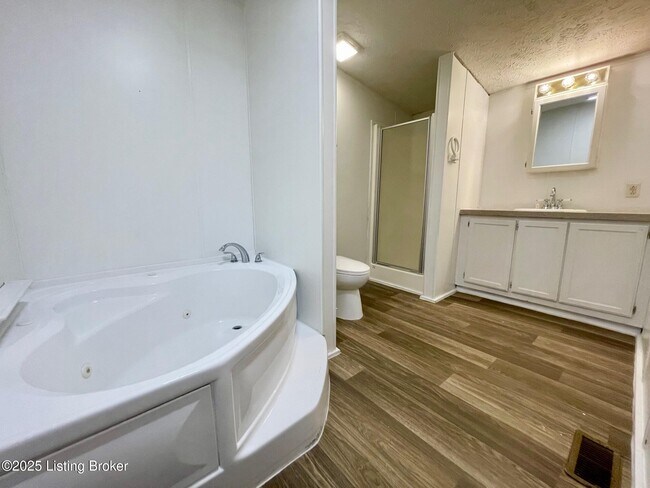 Building Photo - 7413 Westbrook Dr
