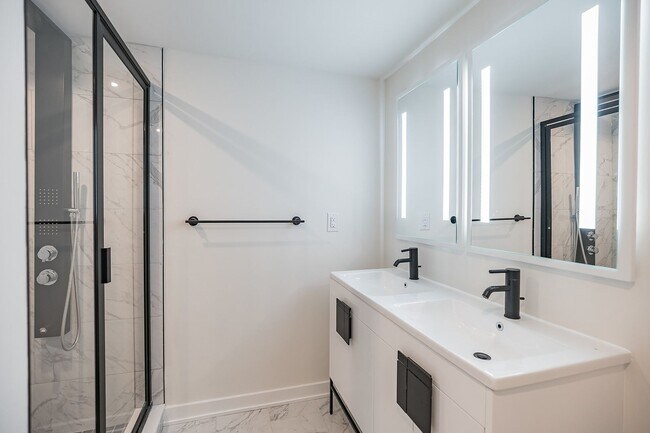 Building Photo - 933 N 29th St