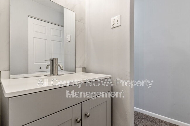 Building Photo - 10122 Campus Way S