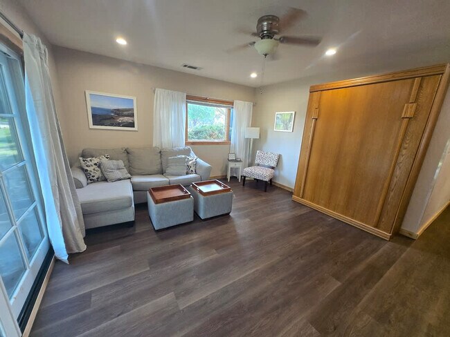 Building Photo - 1207 Shahan Prairie Rd