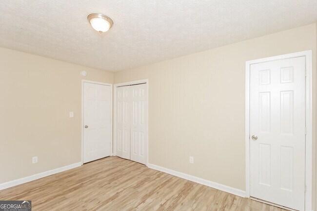 Building Photo - 4641 Flint Hill Rd SW