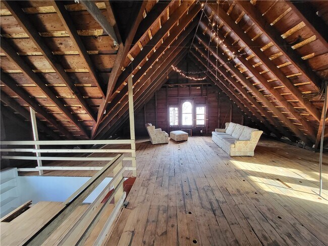 Building Photo - 45 Boardman St