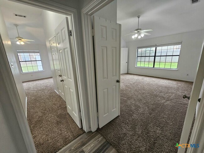 Building Photo - 603 Totem Trail