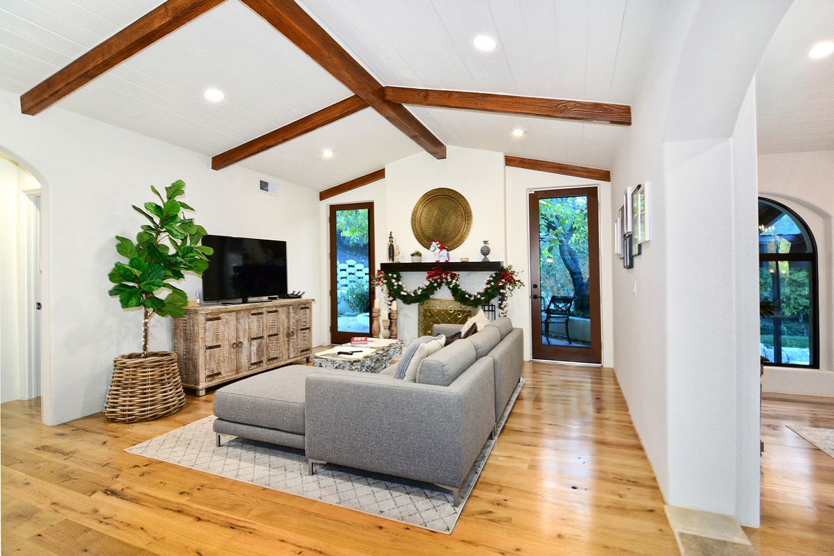 Building Photo - 31350 Lobo Canyon Rd