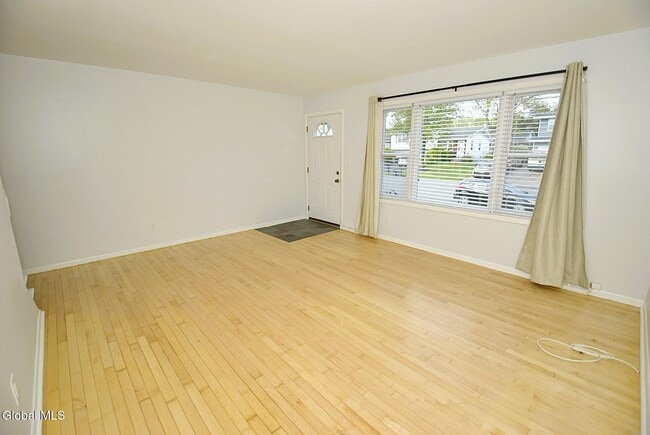 Building Photo - 33 B Ledgewood Dr