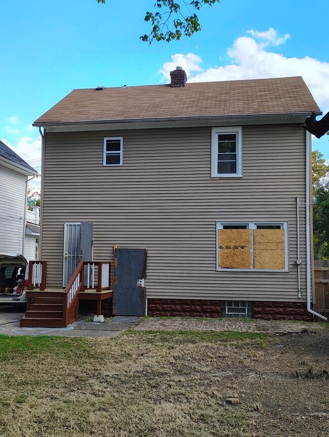Building Photo - 1050 E 169th St