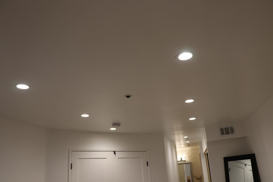 Building Photo - 35 Linden Ave