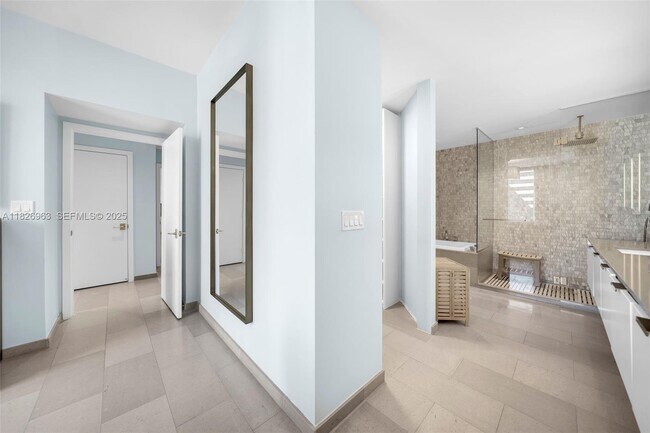 Building Photo - 88 SW 7th St