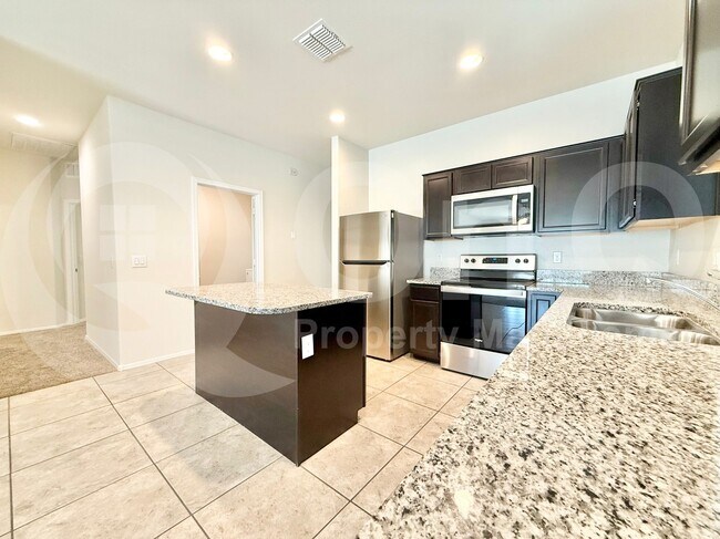 Building Photo - 3028 S 78th Dr