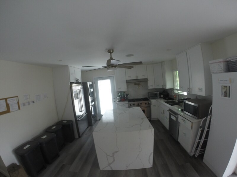 Building Photo - 3720 Elm Ave