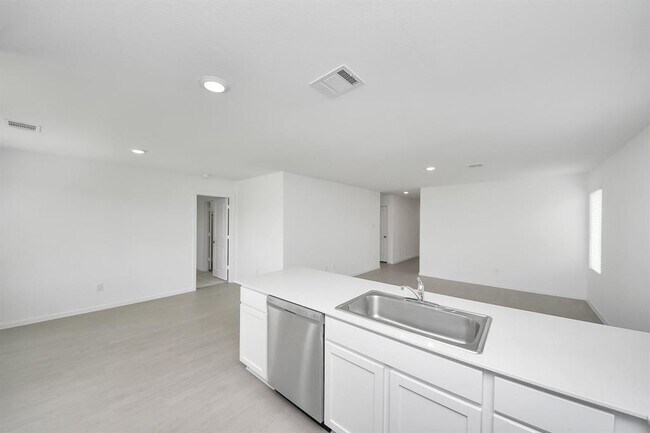 Building Photo - 25657 Rose Creek Dr