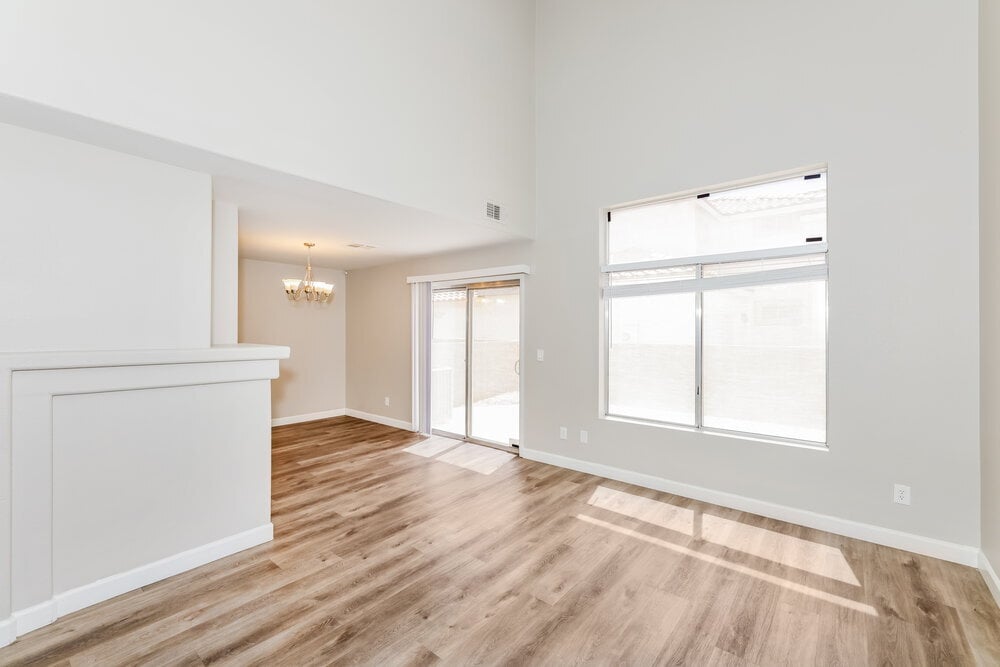 Building Photo - 2385 Cliffwood Dr