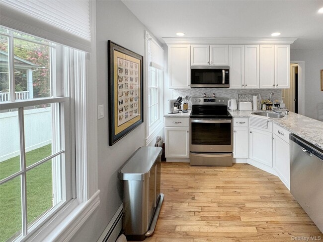 Building Photo - 471 Main St