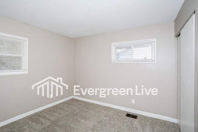 Building Photo - 8771 Desoto Dr