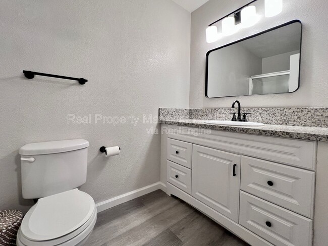 Building Photo - 4244 N Brix Ave