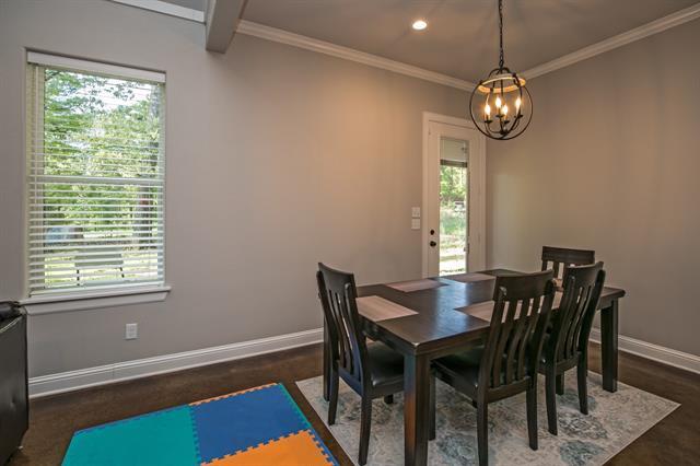 Building Photo - 18310 Timber Oaks Dr