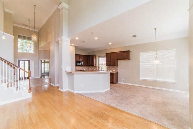 Building Photo - 4914 Mulberry Cir