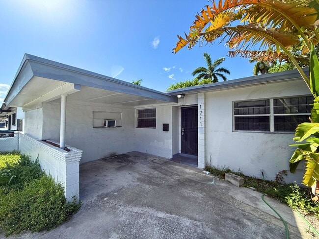 Building Photo - 1711 NW 135th St