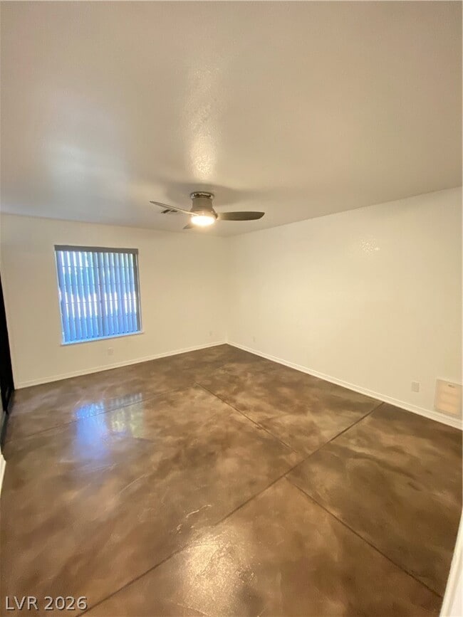 Building Photo - 2521 E Serene Ave