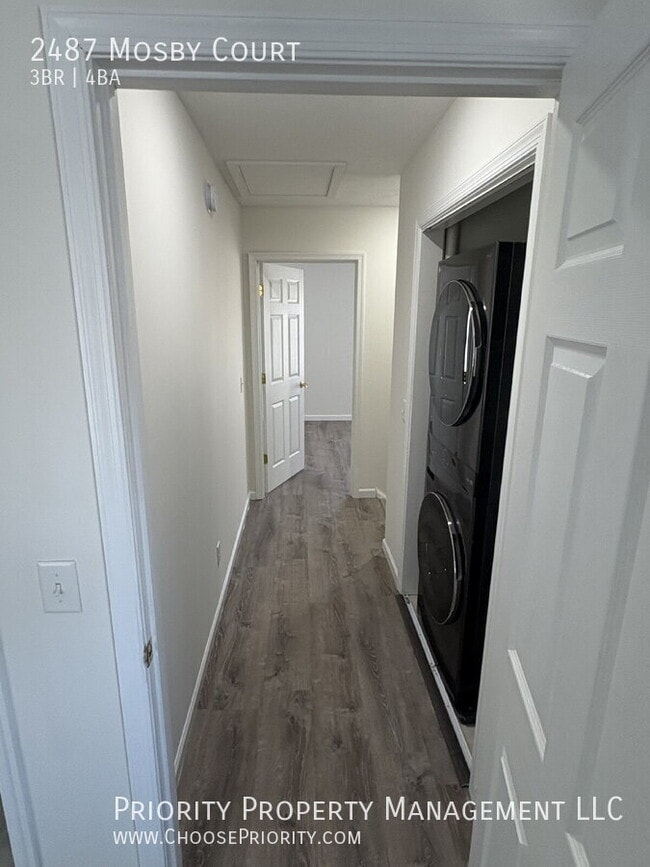 Building Photo - 2487 Mosby Ct