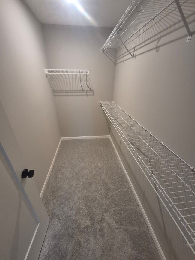 Building Photo - 568 Foxhill Dr