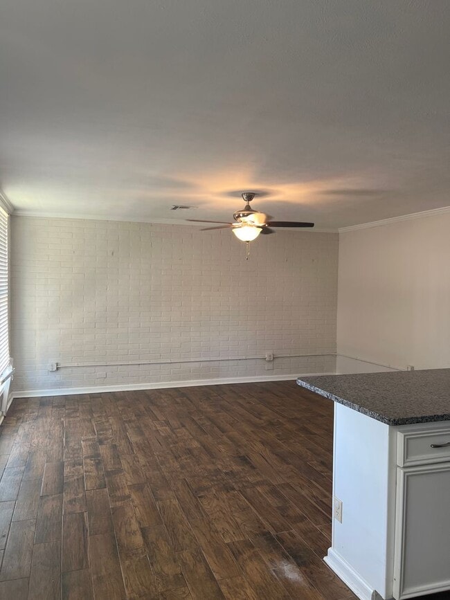 Building Photo - 305 Woodruff St