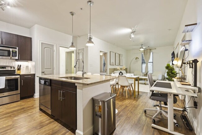 Building Photo - 5250 Town and Country Blvd