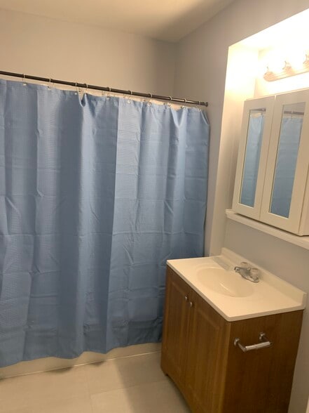 Building Photo - 174 Orland St