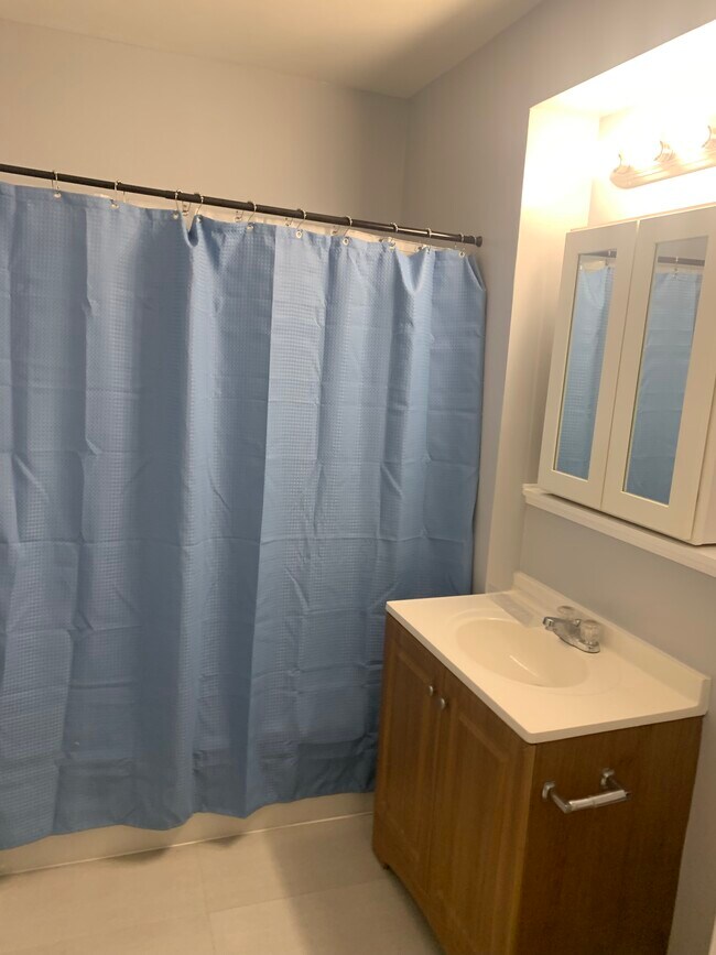 Building Photo - 174 Orland St