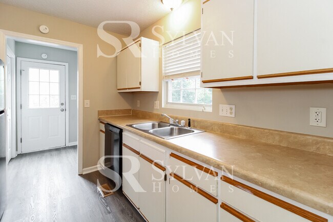 Building Photo - Adorable 3BR, 2BA Home in High Point!