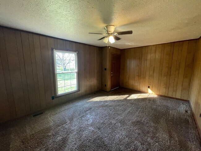 Building Photo - 2 bedroom duplex apartment for rent